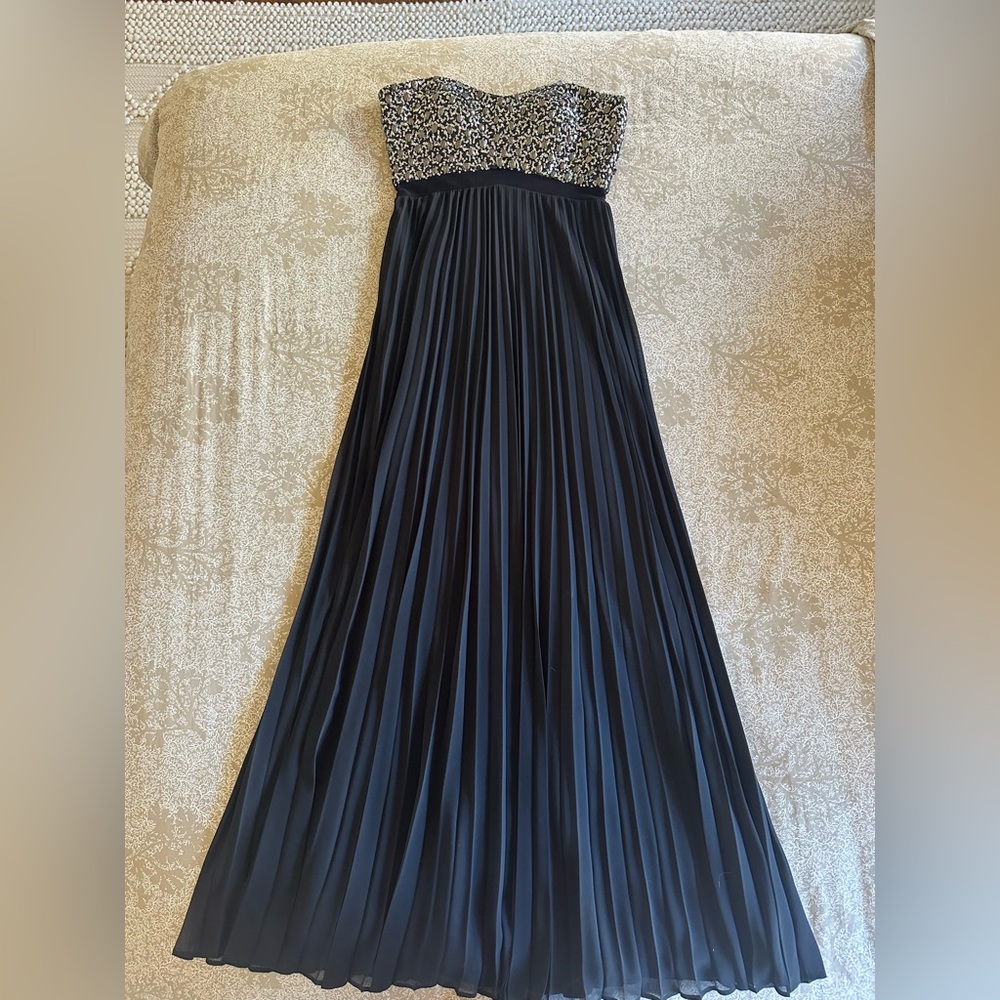 AQUA Black Chiffon Sequins Strapless Sweetheart Formal Gown - Picture 4 of 9